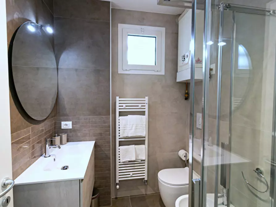 Immagine 9 di Appartamento in vendita  in Piazza Sacro Cuore a Abano Terme