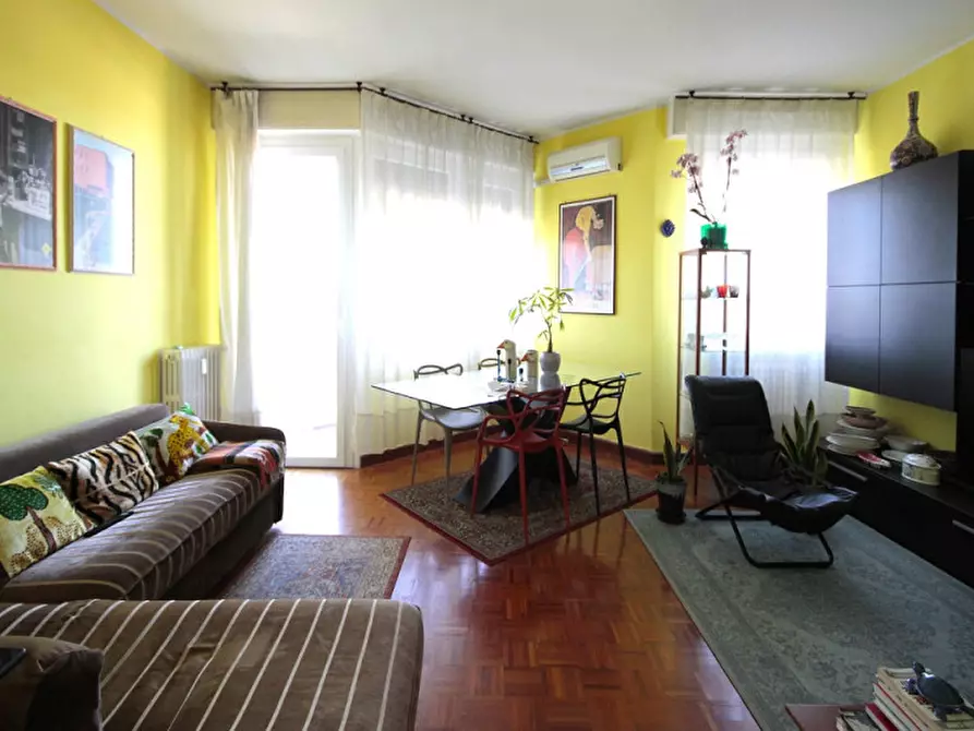 Immagine 1 di Appartamento in vendita  in viale Catullo a Riccione