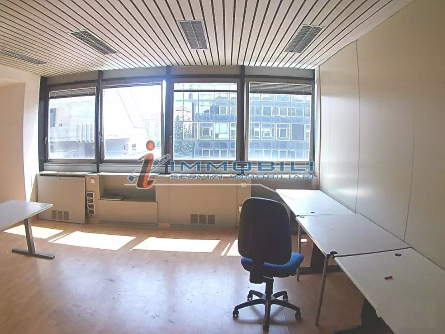 Immagine 11 di Ufficio in affitto  in VIA CECHOV ANTONIO a Milano