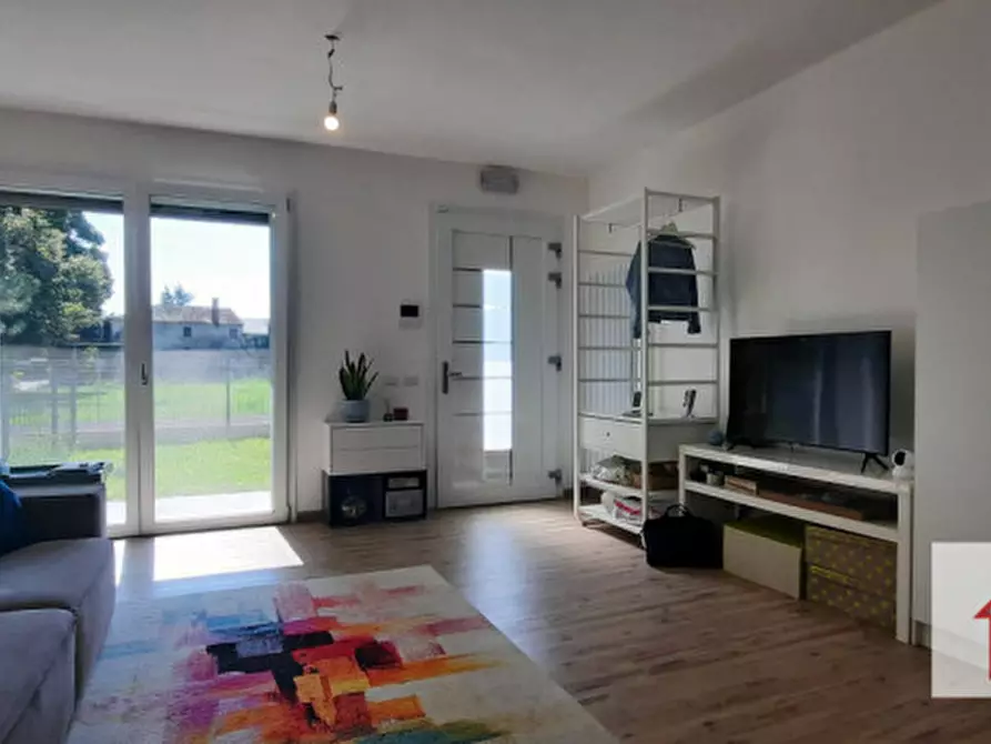 Immagine 1 di Villetta a schiera in vendita  a Carbonera