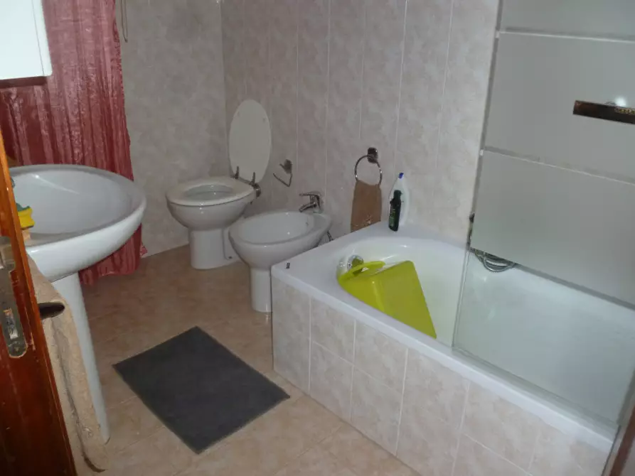 Immagine 6 di Appartamento in affitto  a Castiglione Del Lago