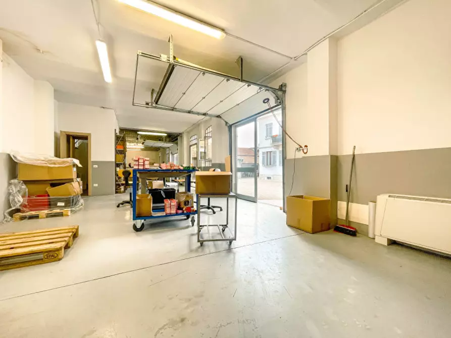 Immagine 4 di Laboratorio in vendita  in via vecchia per maggiate 20 a Borgomanero