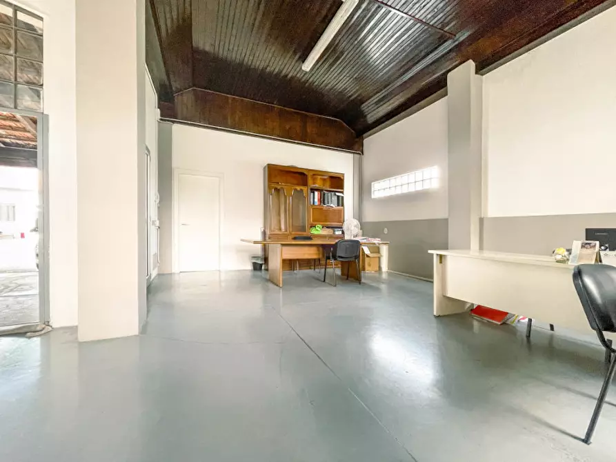 Immagine 7 di Laboratorio in vendita  in via vecchia per maggiate 20 a Borgomanero