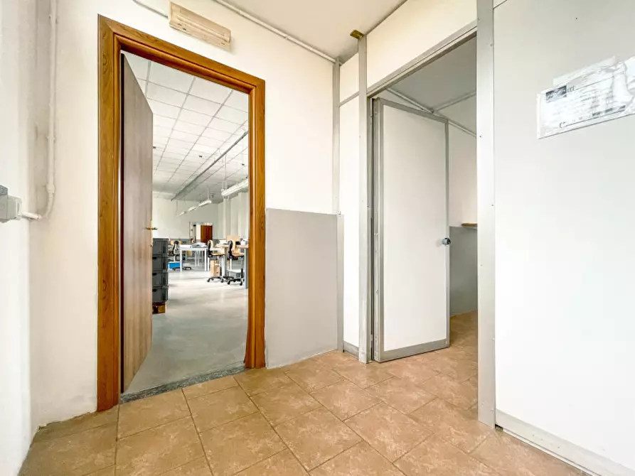 Immagine 9 di Laboratorio in vendita  in via vecchia per maggiate 20 a Borgomanero