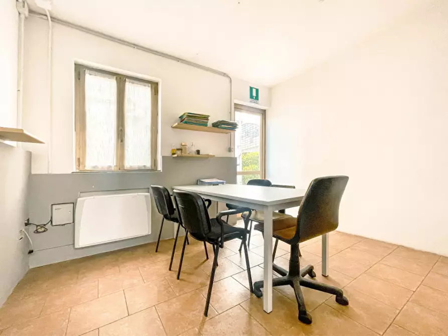 Immagine 10 di Laboratorio in vendita  in via vecchia per maggiate 20 a Borgomanero
