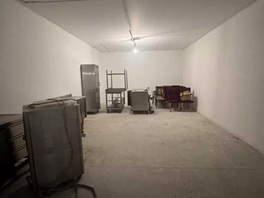 Immagine 15 di Cantina in vendita  in VIA BARTOLOMEO CAVACEPPI a Roma