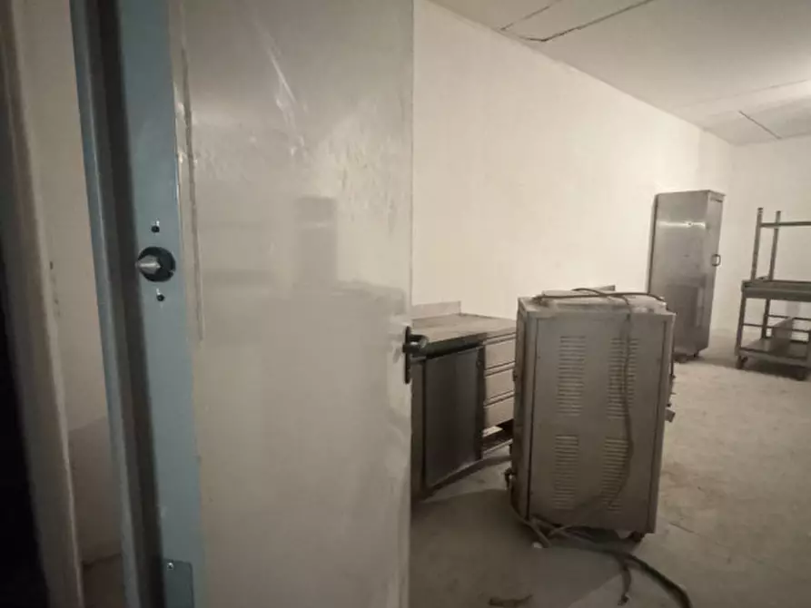 Immagine 18 di Cantina in vendita  in VIA BARTOLOMEO CAVACEPPI a Roma