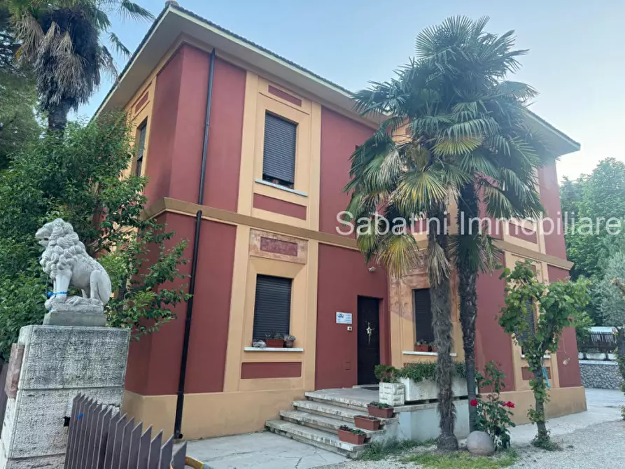 Immagine 1 di Casa indipendente in vendita  in Via del Santuario, 154 a Pescara