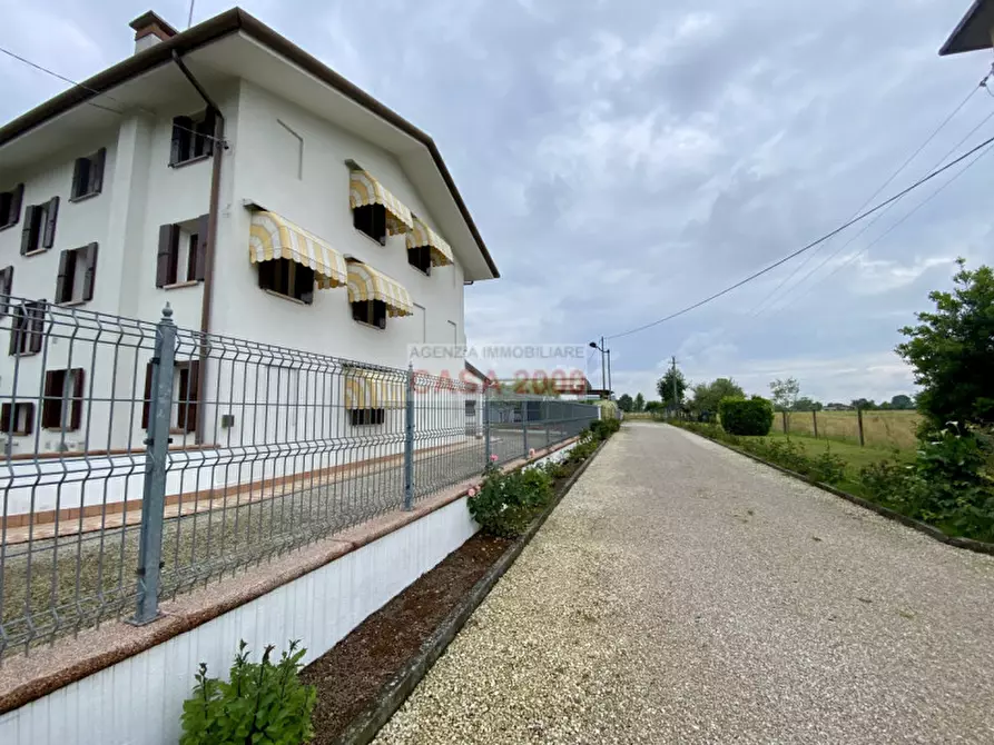 Immagine 46 di Agriturismo in vendita  a Villa Del Conte