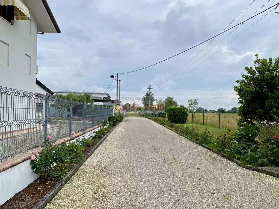 Immagine 47 di Agriturismo in vendita  a Villa Del Conte