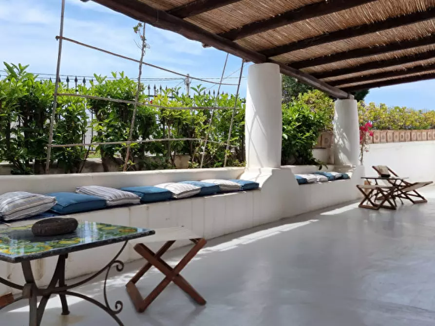 Immagine 4 di Villa in vendita  in Via Rotabile a Milazzo