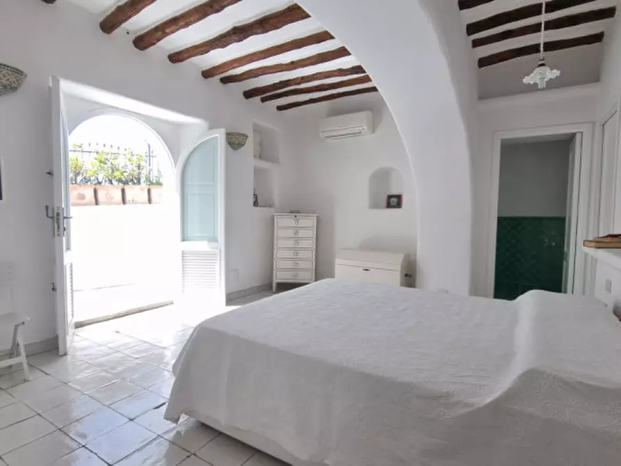 Immagine 7 di Villa in vendita  in Via Rotabile a Milazzo