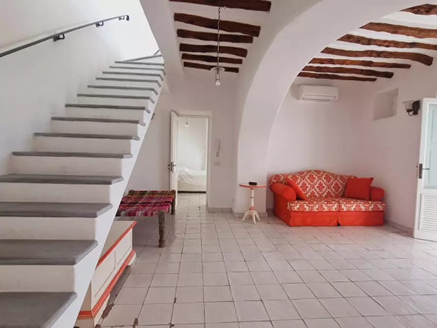 Immagine 11 di Villa in vendita  in Via Rotabile a Milazzo