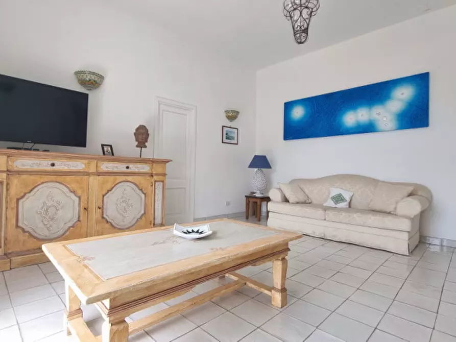 Immagine 25 di Villa in vendita  in Via Rotabile a Milazzo