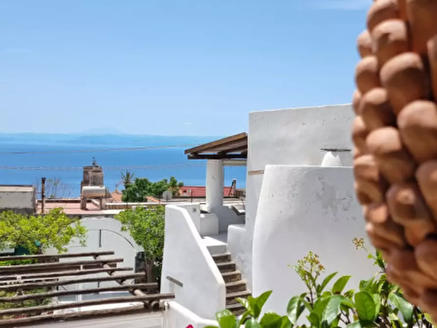 Immagine 31 di Villa in vendita  in Via Rotabile a Milazzo