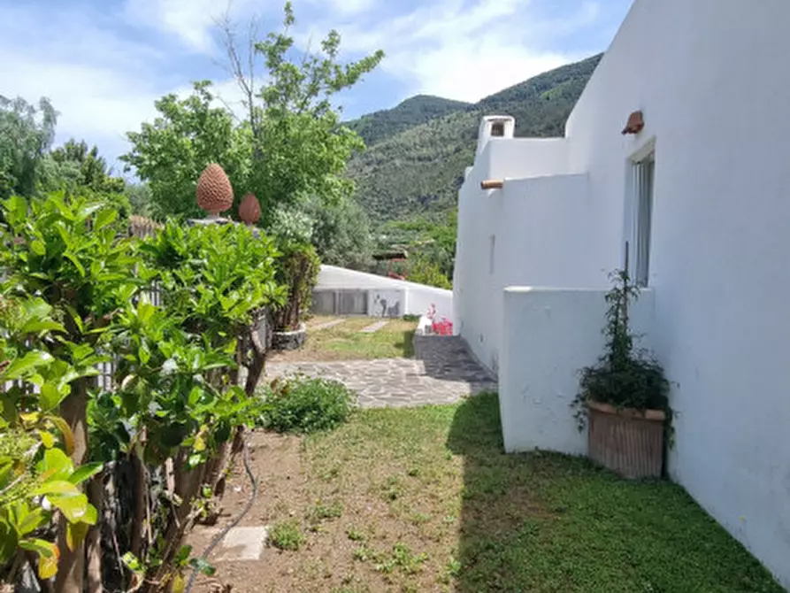 Immagine 34 di Villa in vendita  in Via Rotabile a Milazzo