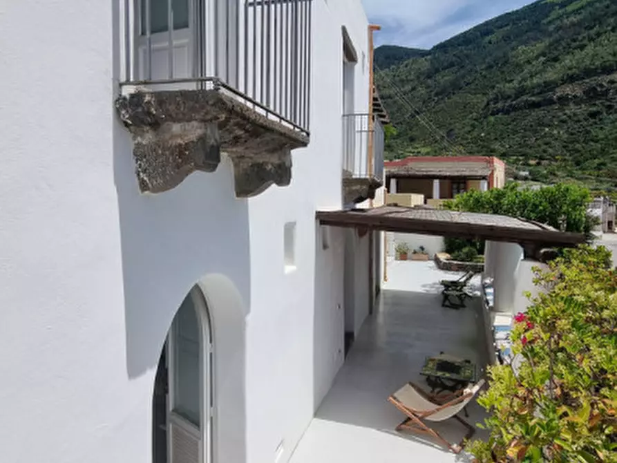 Immagine 38 di Villa in vendita  in Via Rotabile a Milazzo