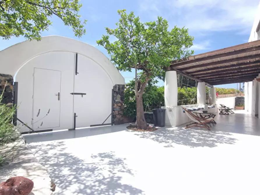 Immagine 39 di Villa in vendita  in Via Rotabile a Milazzo