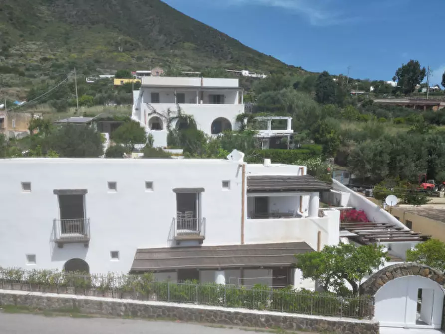 Immagine 41 di Villa in vendita  in Via Rotabile a Milazzo