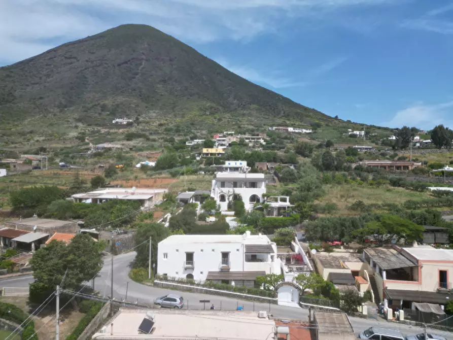 Immagine 43 di Villa in vendita  in Via Rotabile a Milazzo