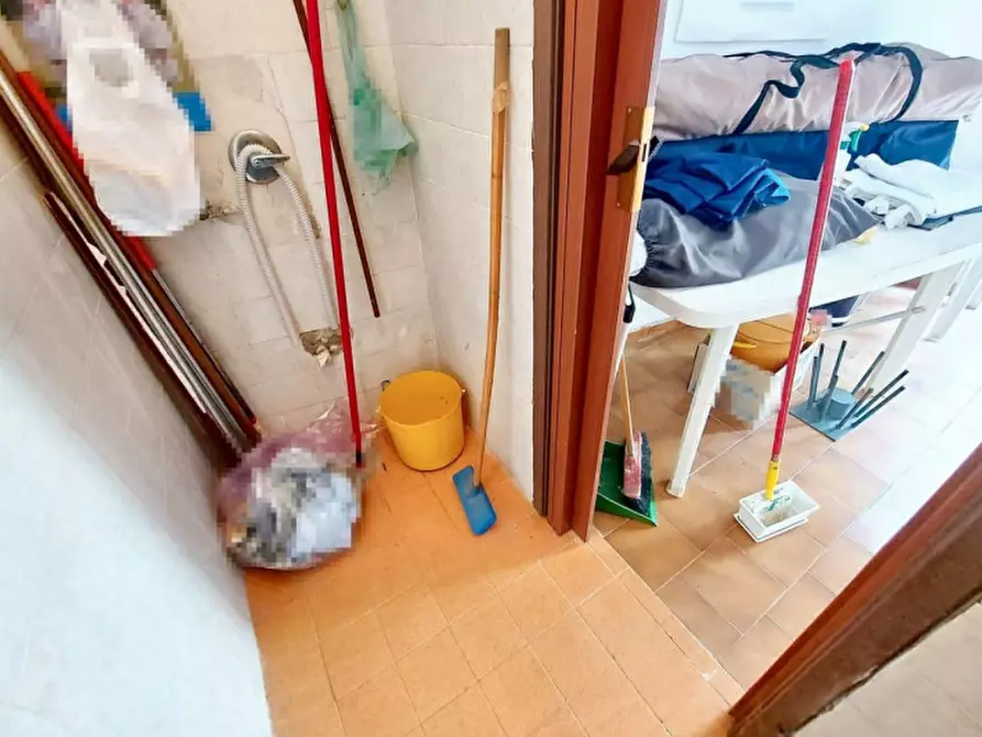 Immagine 8 di Negozio in vendita  in Via Novara, N. 41 a Vanzaghello