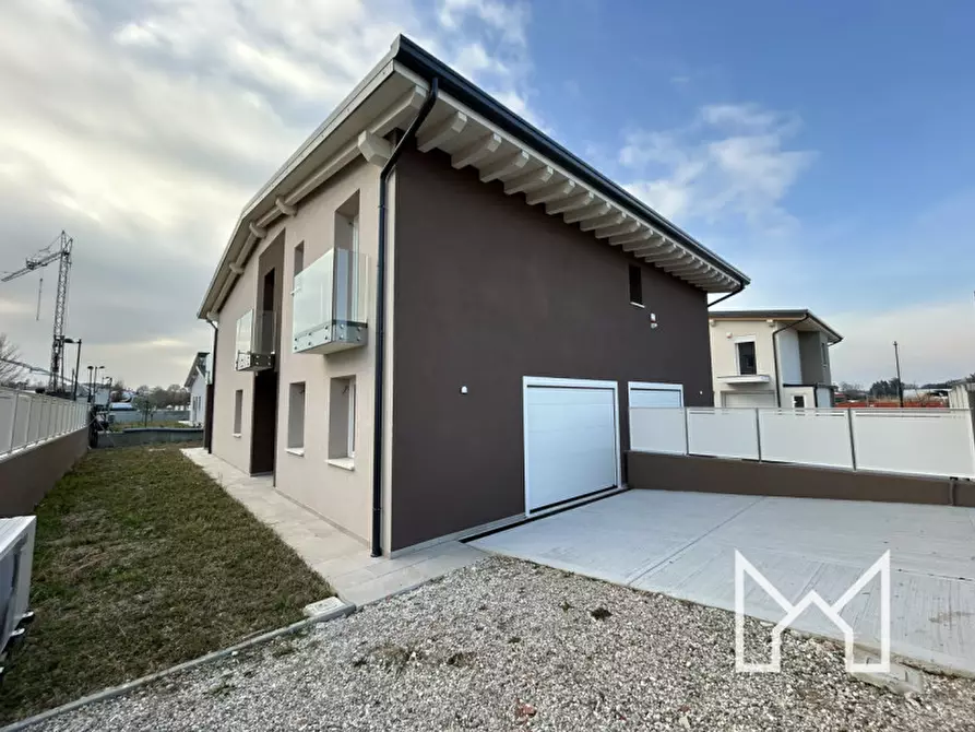 Immagine 3 di Casa bifamiliare in vendita  a Rosà