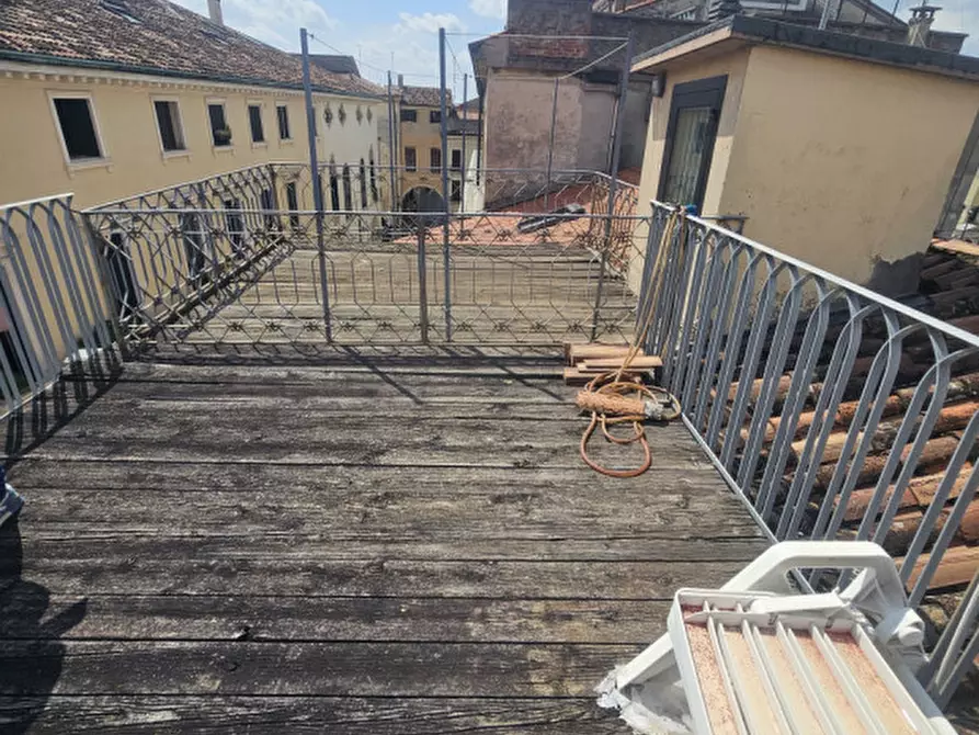 Immagine 12 di Palazzo in vendita  in riviera Mugnai a Padova