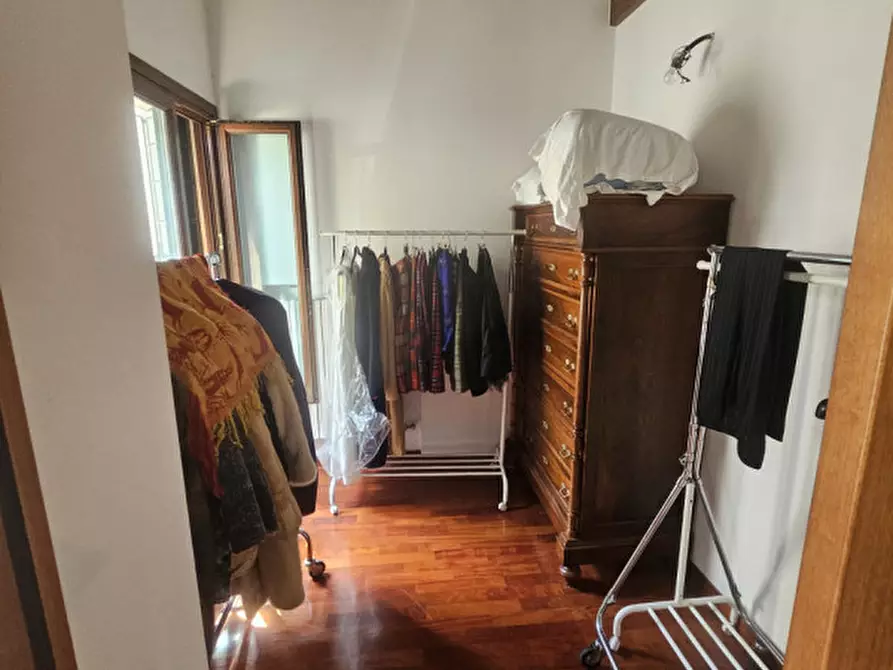 Immagine 21 di Palazzo in vendita  in riviera Mugnai a Padova