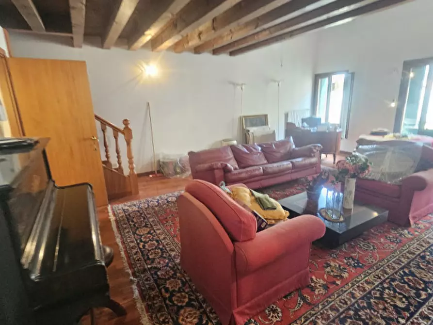 Immagine 26 di Palazzo in vendita  in riviera Mugnai a Padova