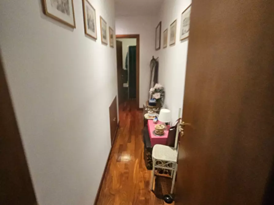 Immagine 40 di Palazzo in vendita  in riviera Mugnai a Padova