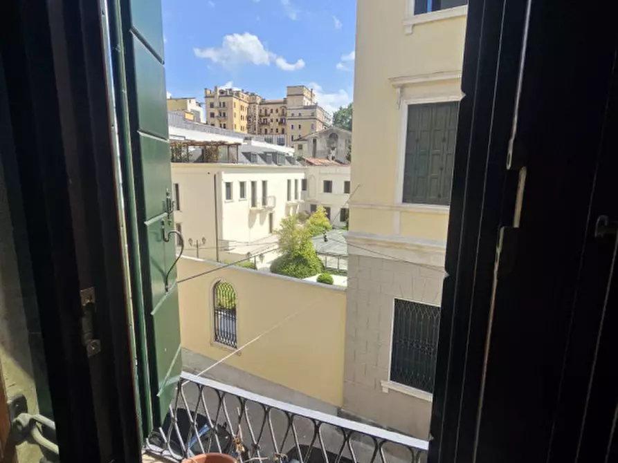 Immagine 57 di Palazzo in vendita  in riviera Mugnai a Padova