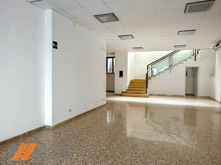 Immagine 5 di Negozio in affitto  in corso palladio a Vicenza