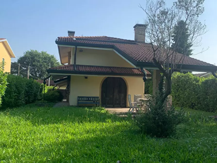 Immagine 1 di Villa in vendita  in via del cristo a Padova