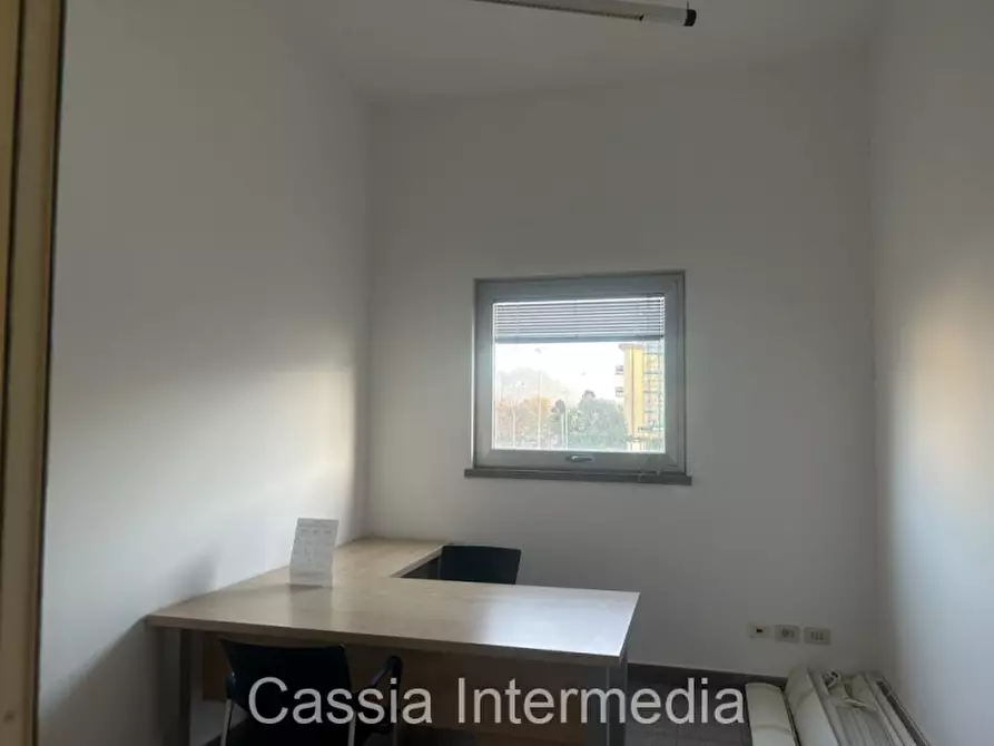 Immagine 23 di Negozio in affitto  in Via Petrarca snc a Civita Castellana