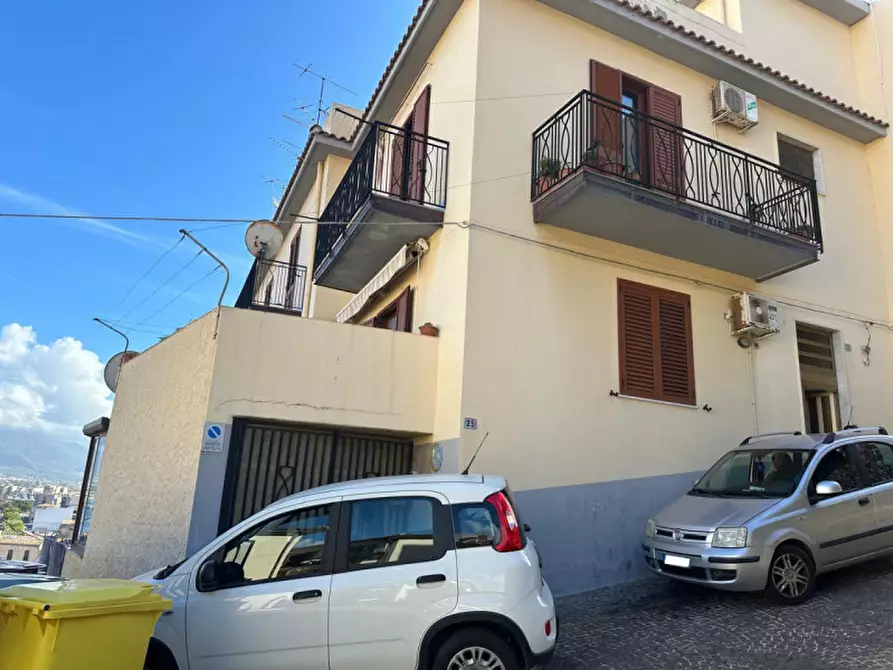 Immagine 1 di Palazzo in vendita  in VIA CARRUBBARO a Milazzo