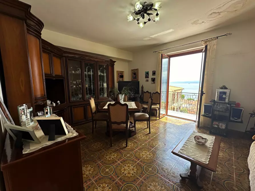 Immagine 3 di Palazzo in vendita  in VIA CARRUBBARO a Milazzo