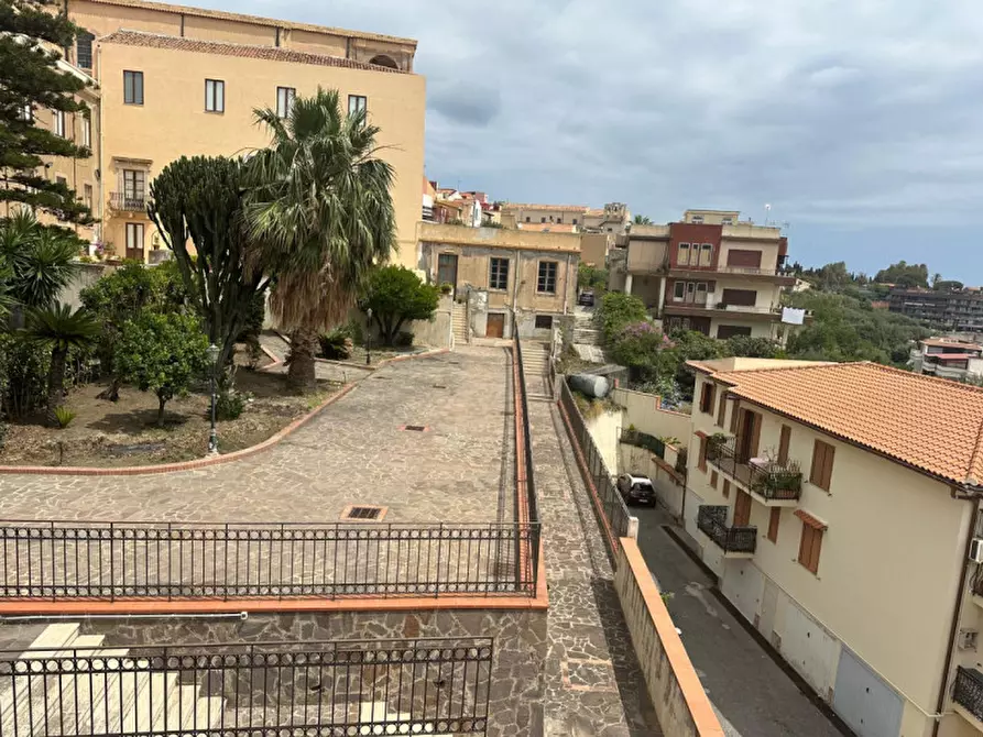 Immagine 20 di Palazzo in vendita  in VIA CARRUBBARO a Milazzo