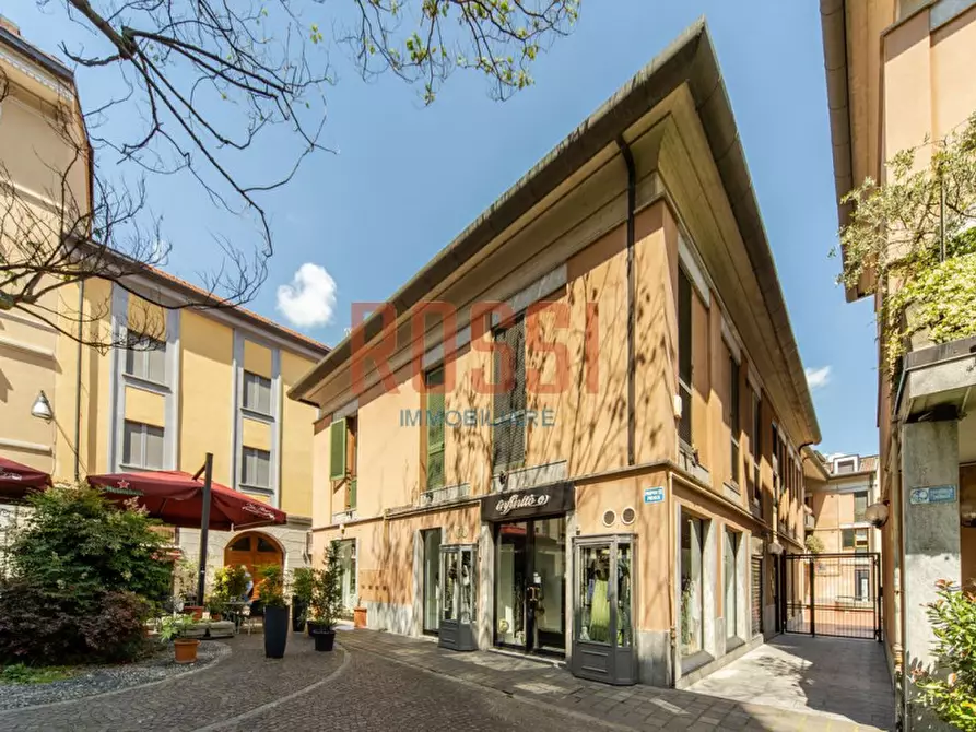 Immagine 1 di Appartamento in vendita  in VIA CAMPERIO a Monza