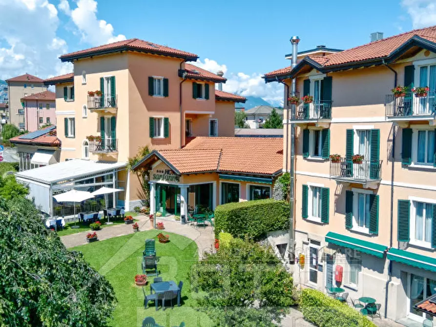 Immagine 1 di Hotel in vendita  in VIALE S.ANNA a Verbania