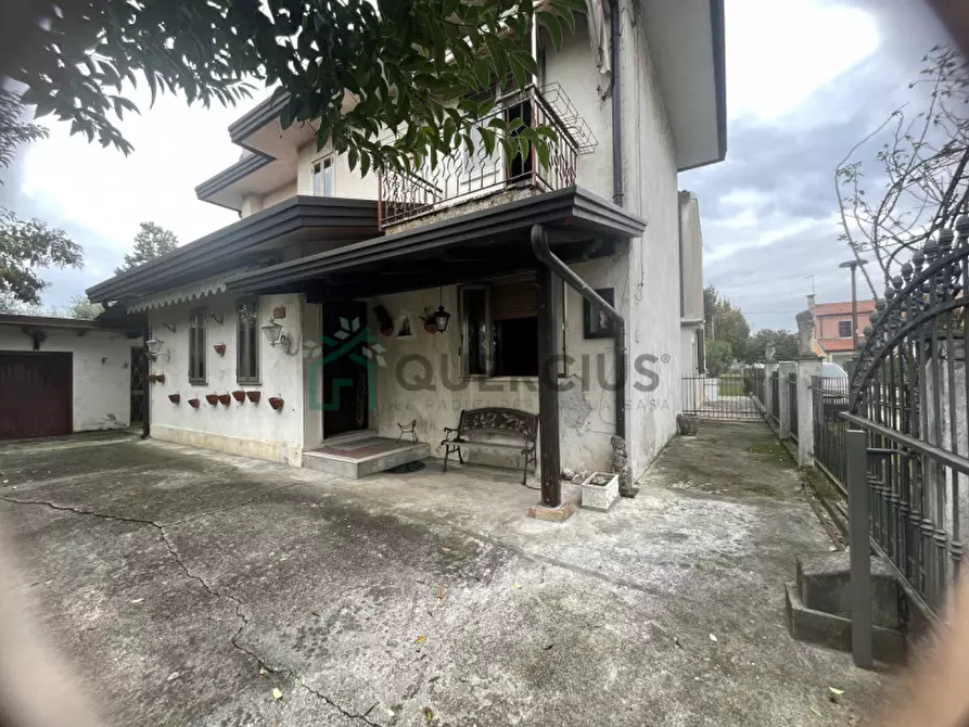 Immagine 1 di Appartamento in vendita  in Via Adua a Jesolo