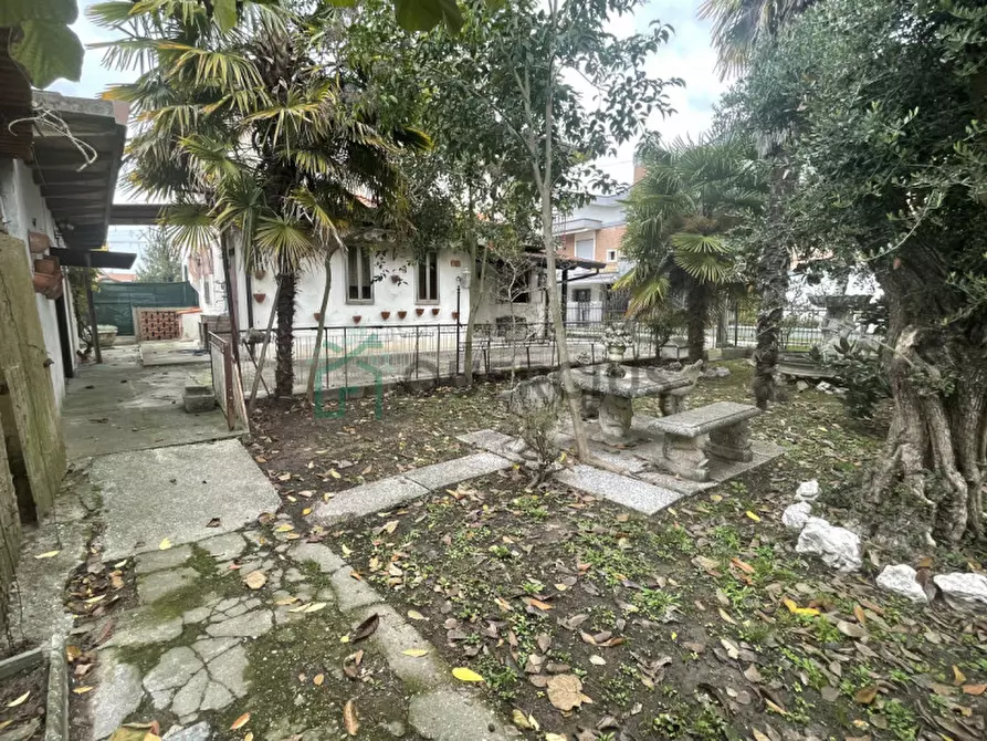 Immagine 29 di Appartamento in vendita  in Via Adua a Jesolo