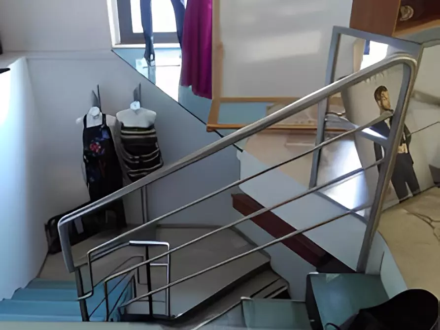 Immagine 2 di Negozio in vendita  in via Gramsci n. 213 a Riposto