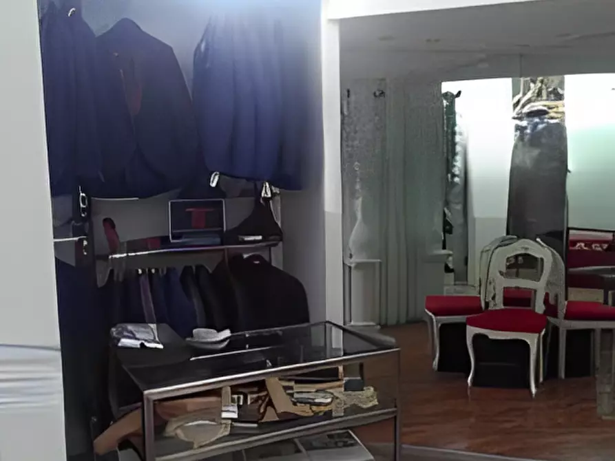 Immagine 5 di Negozio in vendita  in via Gramsci n. 213 a Riposto