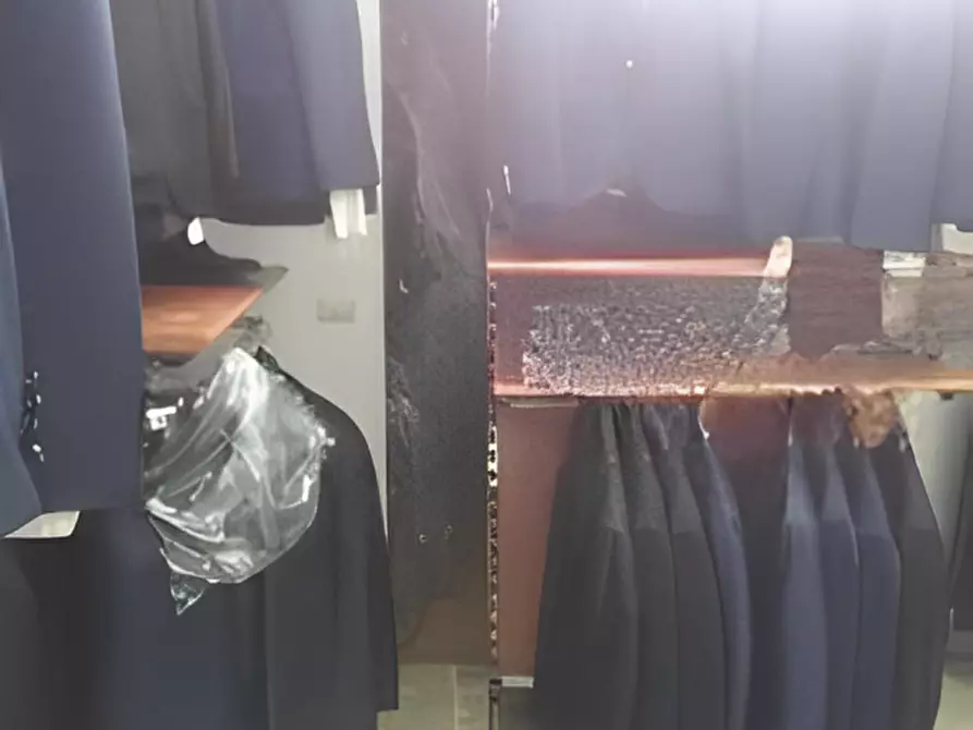 Immagine 6 di Negozio in vendita  in via Gramsci n. 213 a Riposto