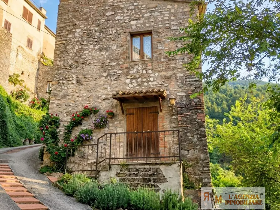 Immagine 2 di Villa in vendita  in Vasciano a Stroncone