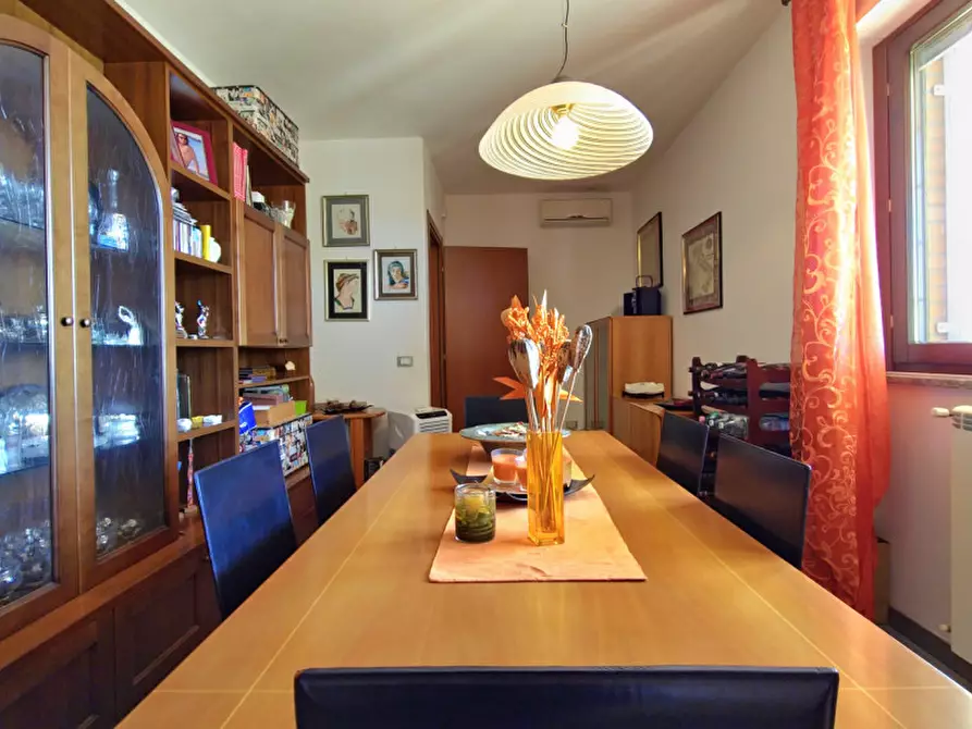 Immagine 23 di Attico in vendita  in Via Abbiategrasso, a Roma