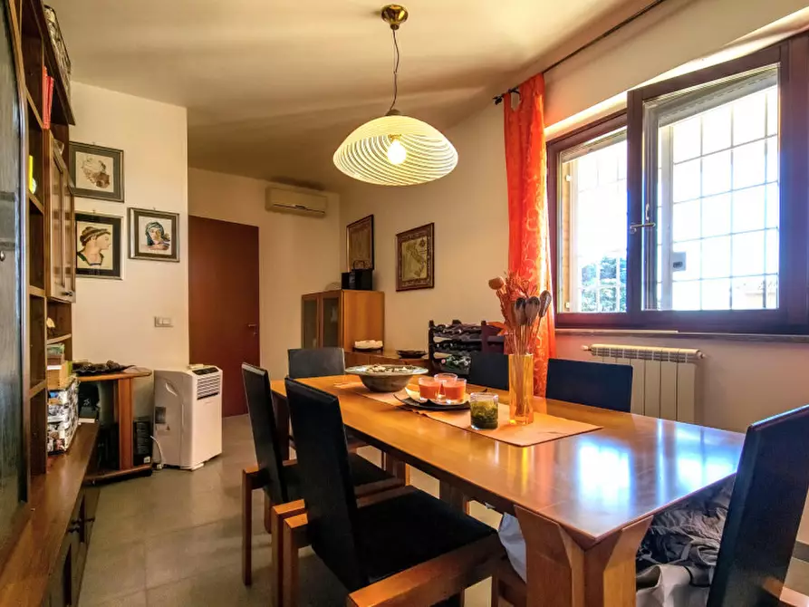 Immagine 25 di Attico in vendita  in Via Abbiategrasso, a Roma