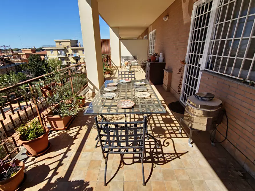 Immagine 32 di Attico in vendita  in Via Abbiategrasso, a Roma