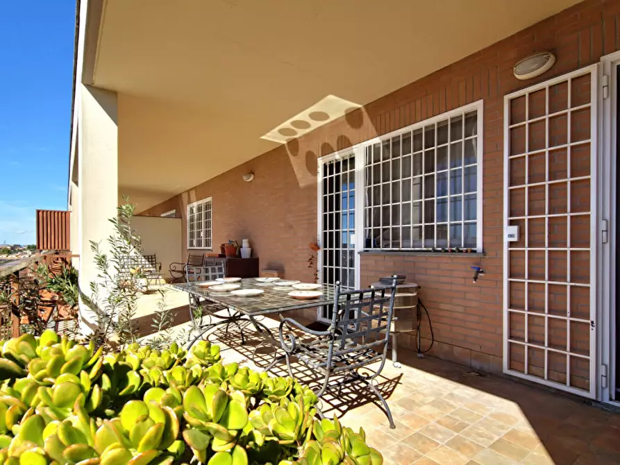 Immagine 34 di Attico in vendita  in Via Abbiategrasso, a Roma