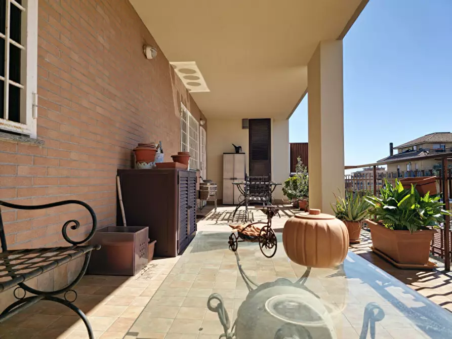 Immagine 39 di Attico in vendita  in Via Abbiategrasso, a Roma